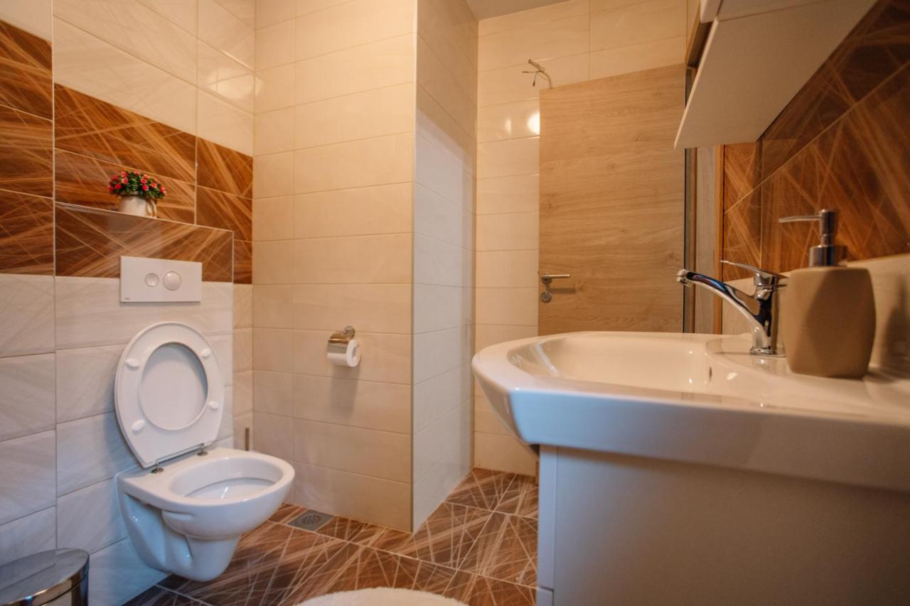Apartments Hana City Center Livno Esterno foto